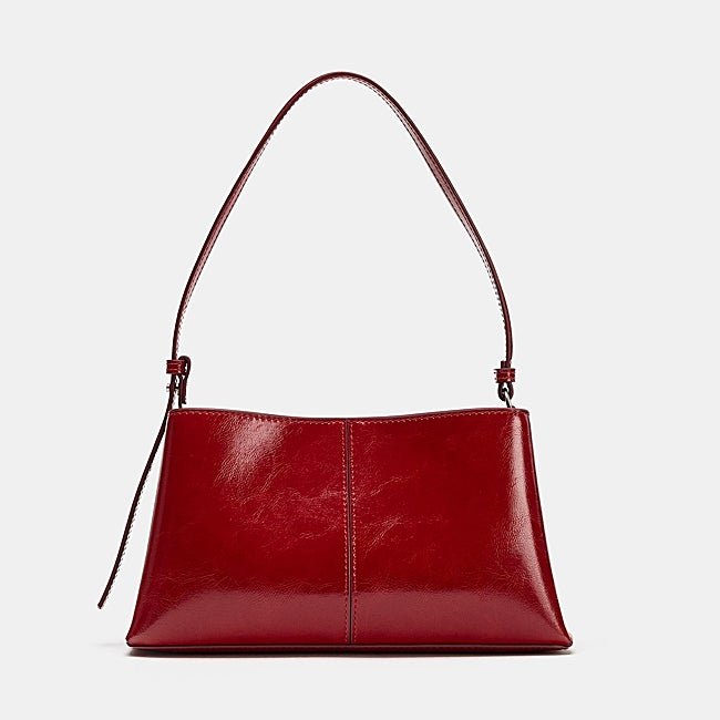 El bolso rojo: Bolso de hombro de Zara (25,99 euros)