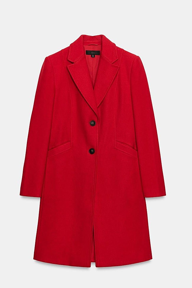 Abrigo rojo de Zara (39,99 euros)
