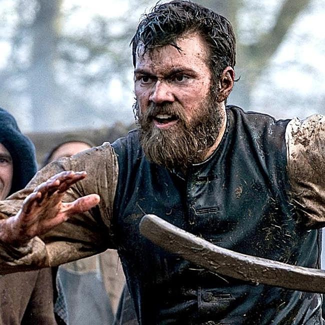 Sam Retford como Dougal Mackenzie en una imagen del episodio de la batalla de Sheriffmuir.