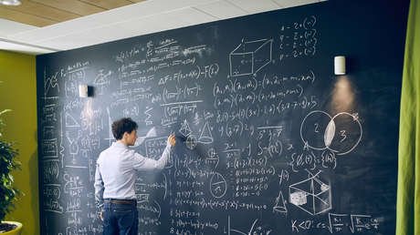 Una nueva IA de Google resuelve problemas matemáticos que llevaban décadas sin solución