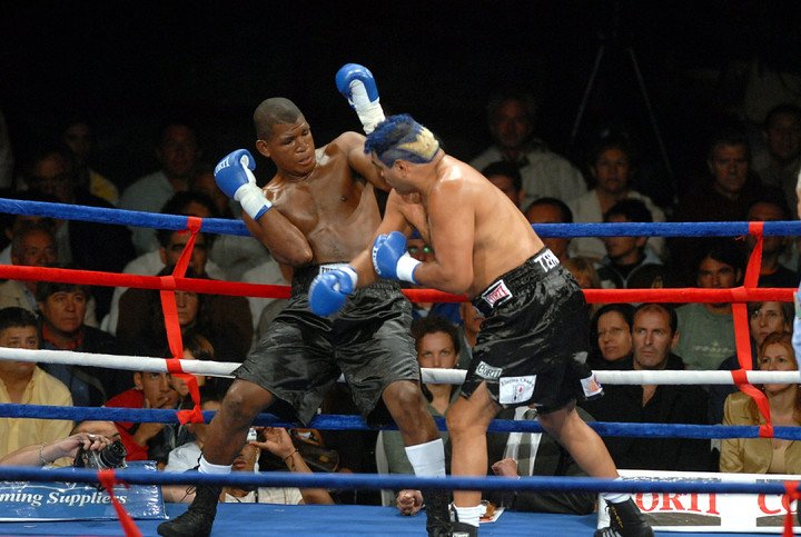 Jorge Castro hizo su última pelea profesional en Mar del Plata ante el colombiano José Luis Herrera. Foto: Fabián Gastiarena,