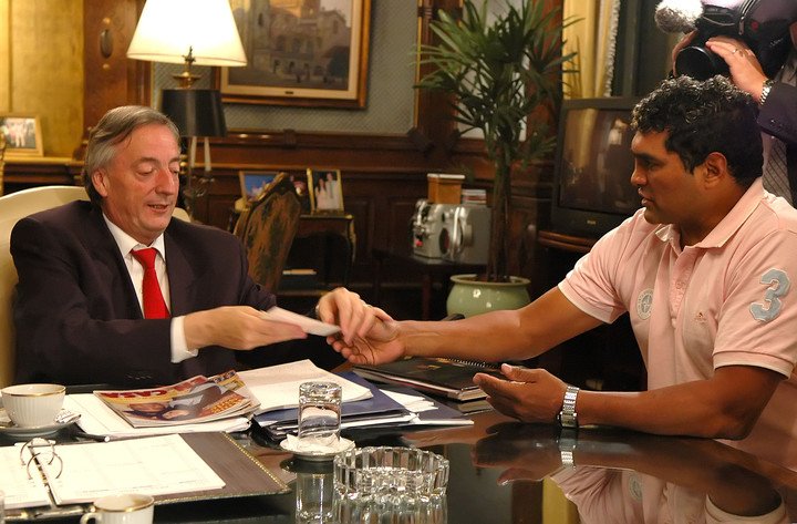 Jorge Castro junto al entonces presidente Néstor Kirchner en la Casa de Gobierno en 2006. Foto: Presidencia de la Nación.