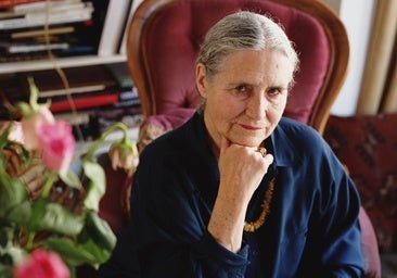 La apasionante vida de Doris Lessing contada por ella misma: de sus memorias de África al Nobel de Literatura