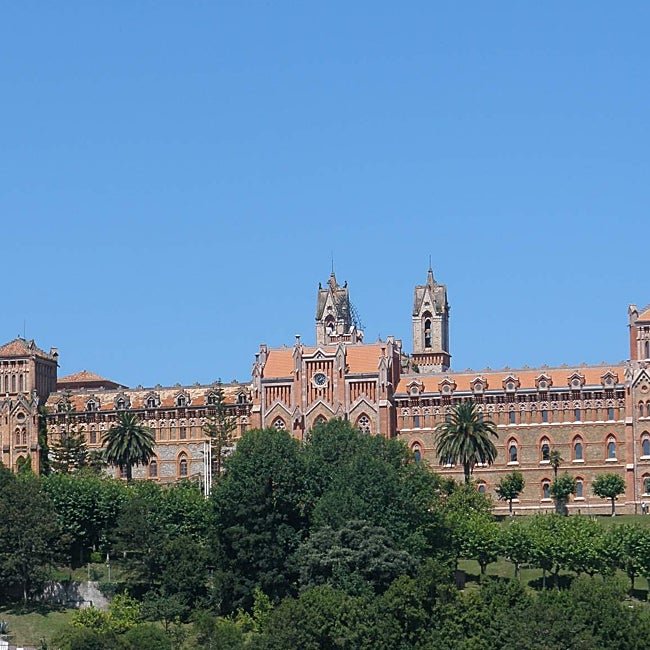 El Seminario Mayor de la Universidad Pontificia de Comillas.