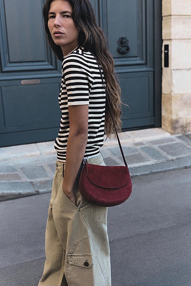 Bolso burdeos de Zara (49,95 euros)